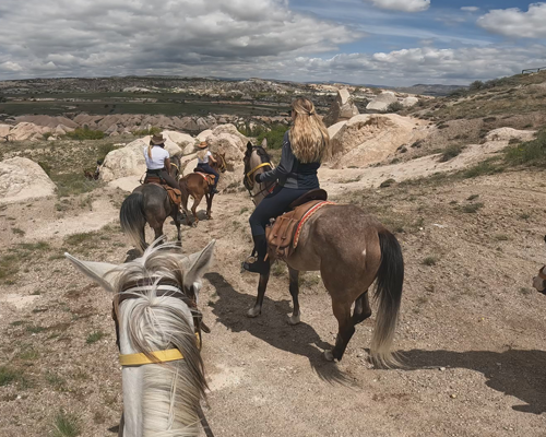 Horse-riding-in–cappadocia